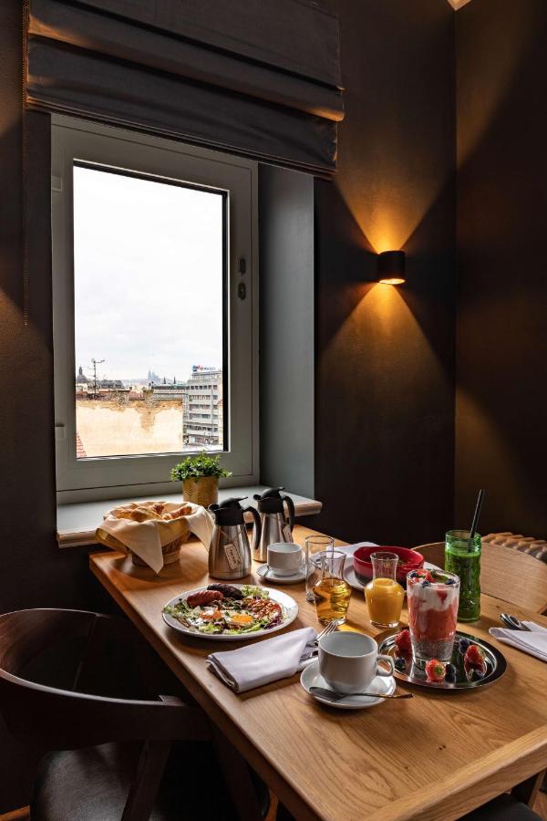 The Viaduct - Suites & More Прага Екстер'єр фото