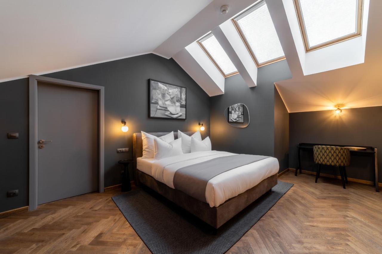The Viaduct - Suites & More Прага Екстер'єр фото