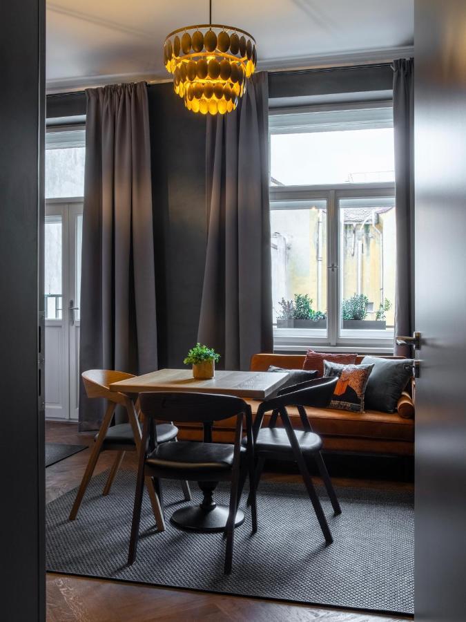 The Viaduct - Suites & More Прага Екстер'єр фото