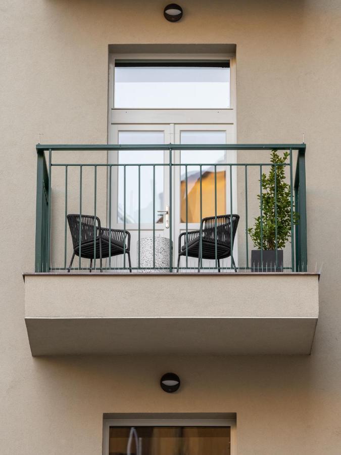 The Viaduct - Suites & More Прага Екстер'єр фото