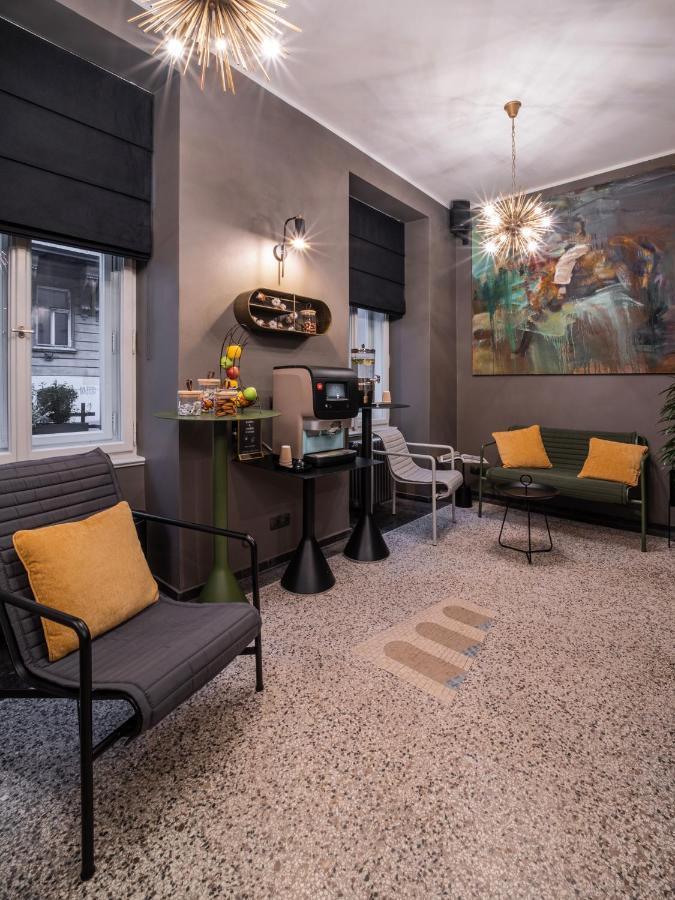 The Viaduct - Suites & More Прага Екстер'єр фото